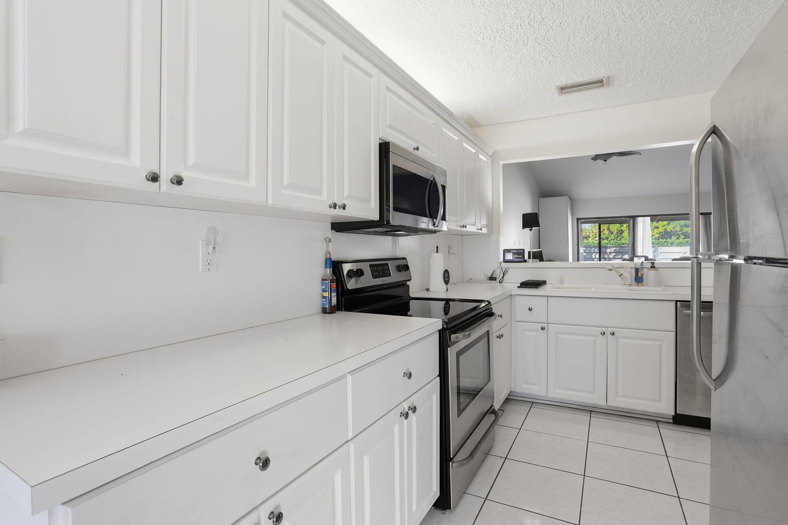 21547 Altamira Avenue — photo 9