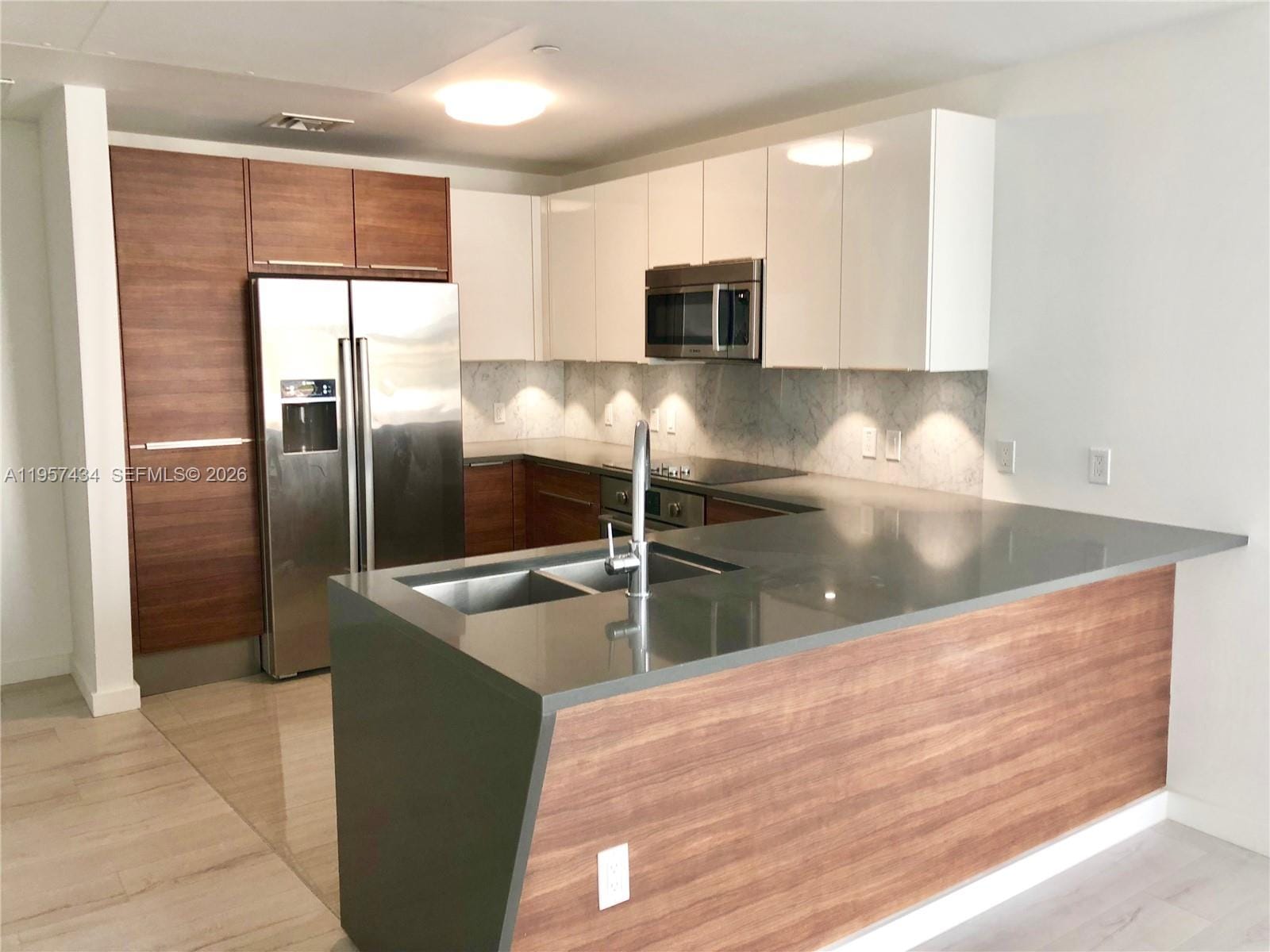 601 NE 27th Street 801 — photo 3