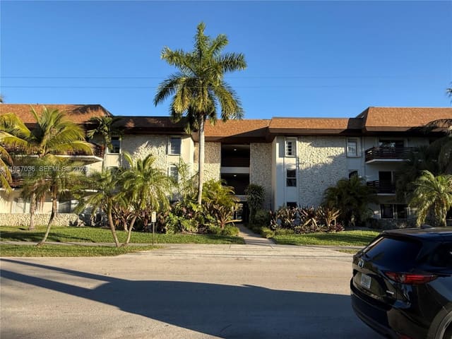 7473 SW 82nd Street A113, sold in Dadeland Capri Condo, Miami, FL