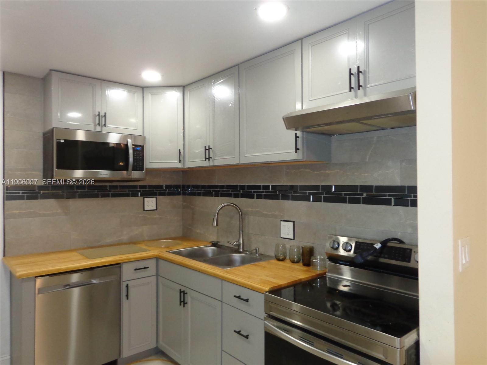 4172 Inverrary Drive 110, Lauderhill, FL 33319, Lauderhill