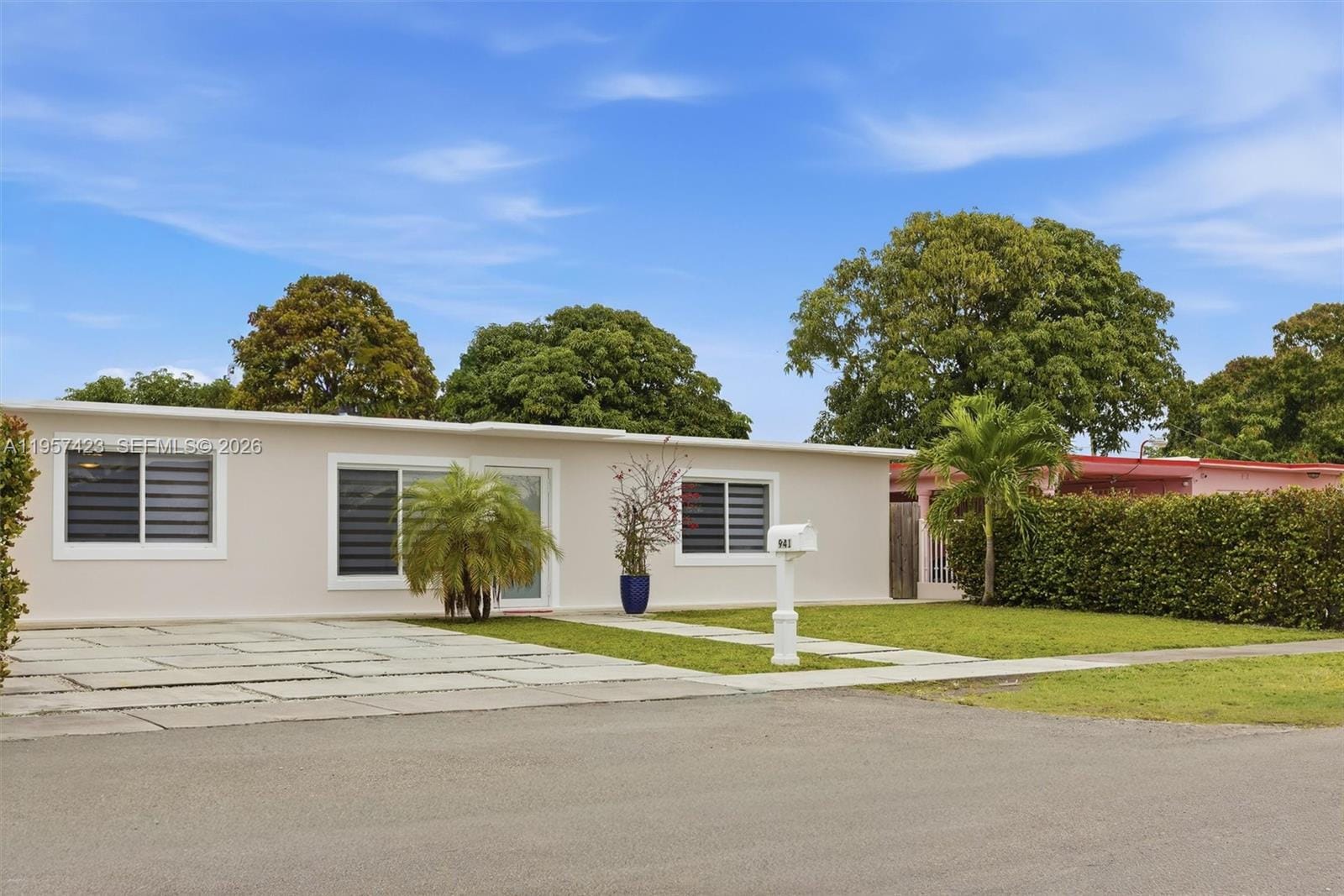 941 E 16th Place, Hialeah, FL 33010 photo 2