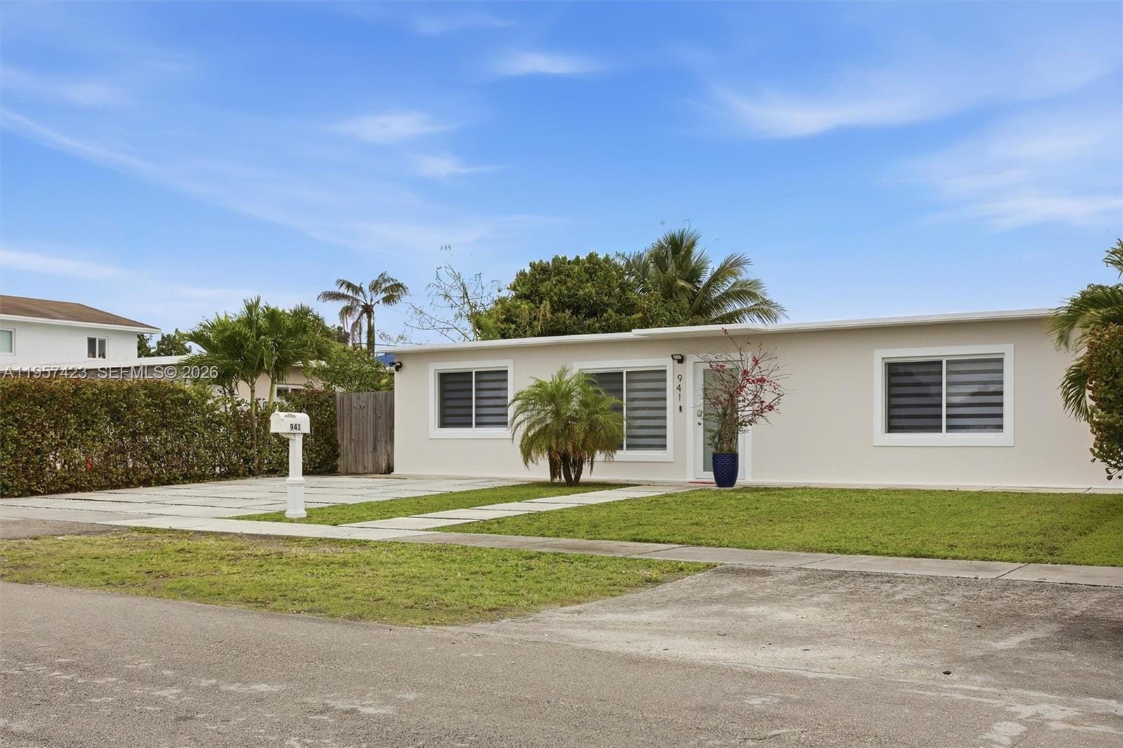 941 E 16th Place, Hialeah, FL 33010 photo 3