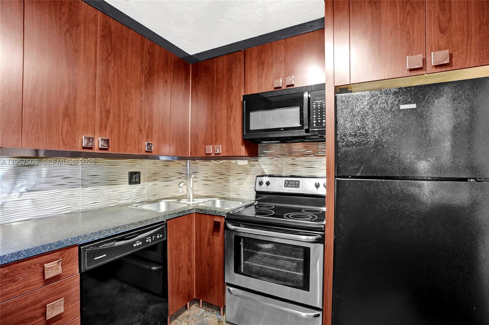 1000 NE 12th Avenue 505 — photo 6