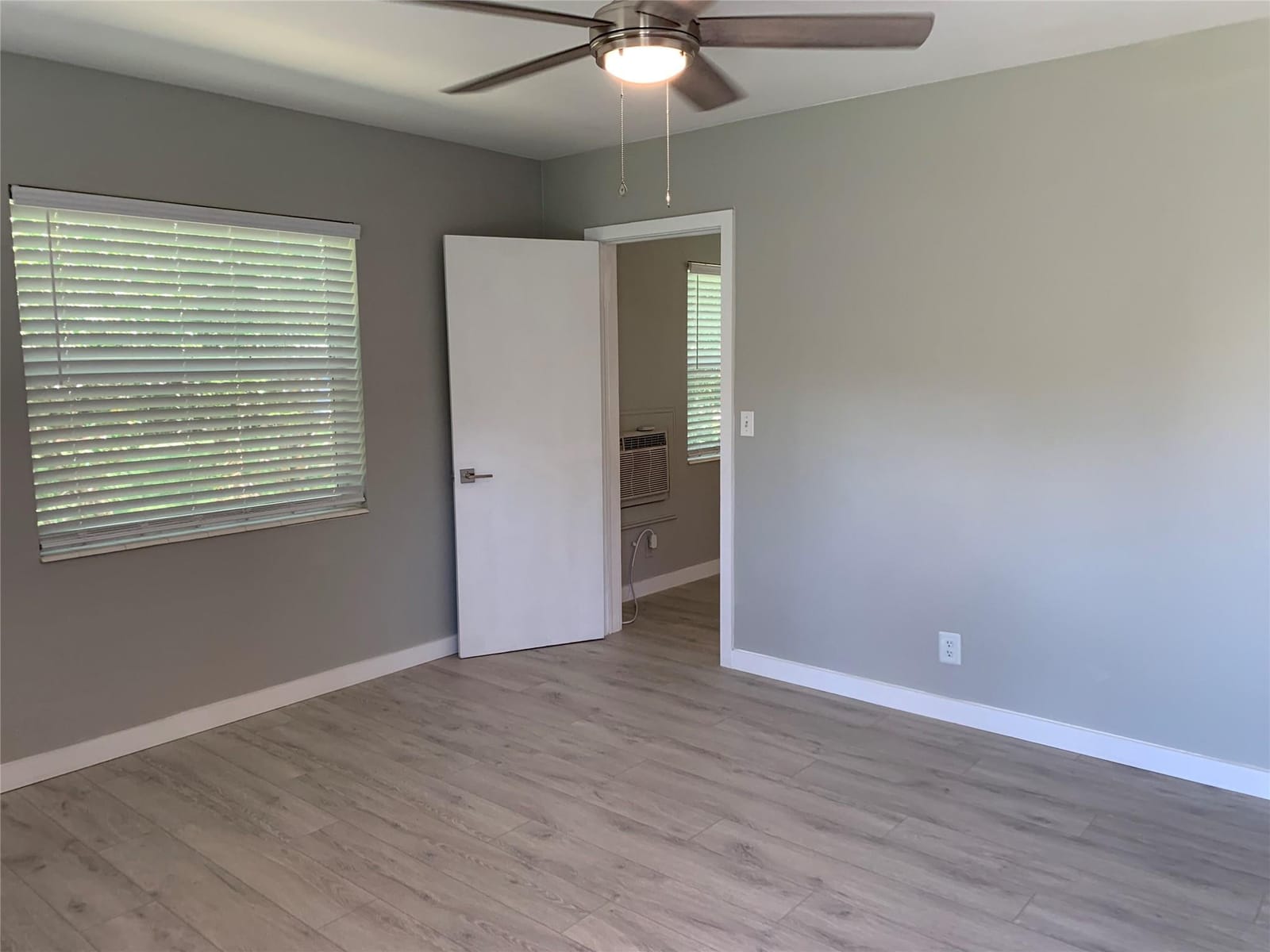 4385 NE 13th Avenue, Oakland Park, FL 33334 photo 15