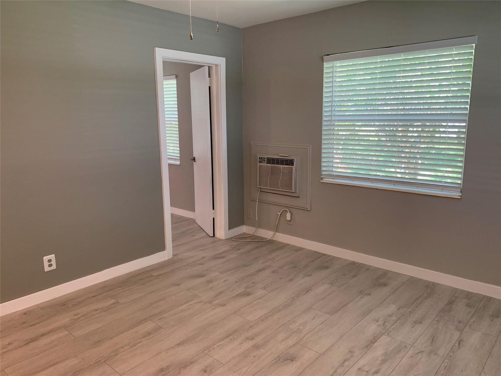 4385 NE 13th Avenue, Oakland Park, FL 33334 photo 5