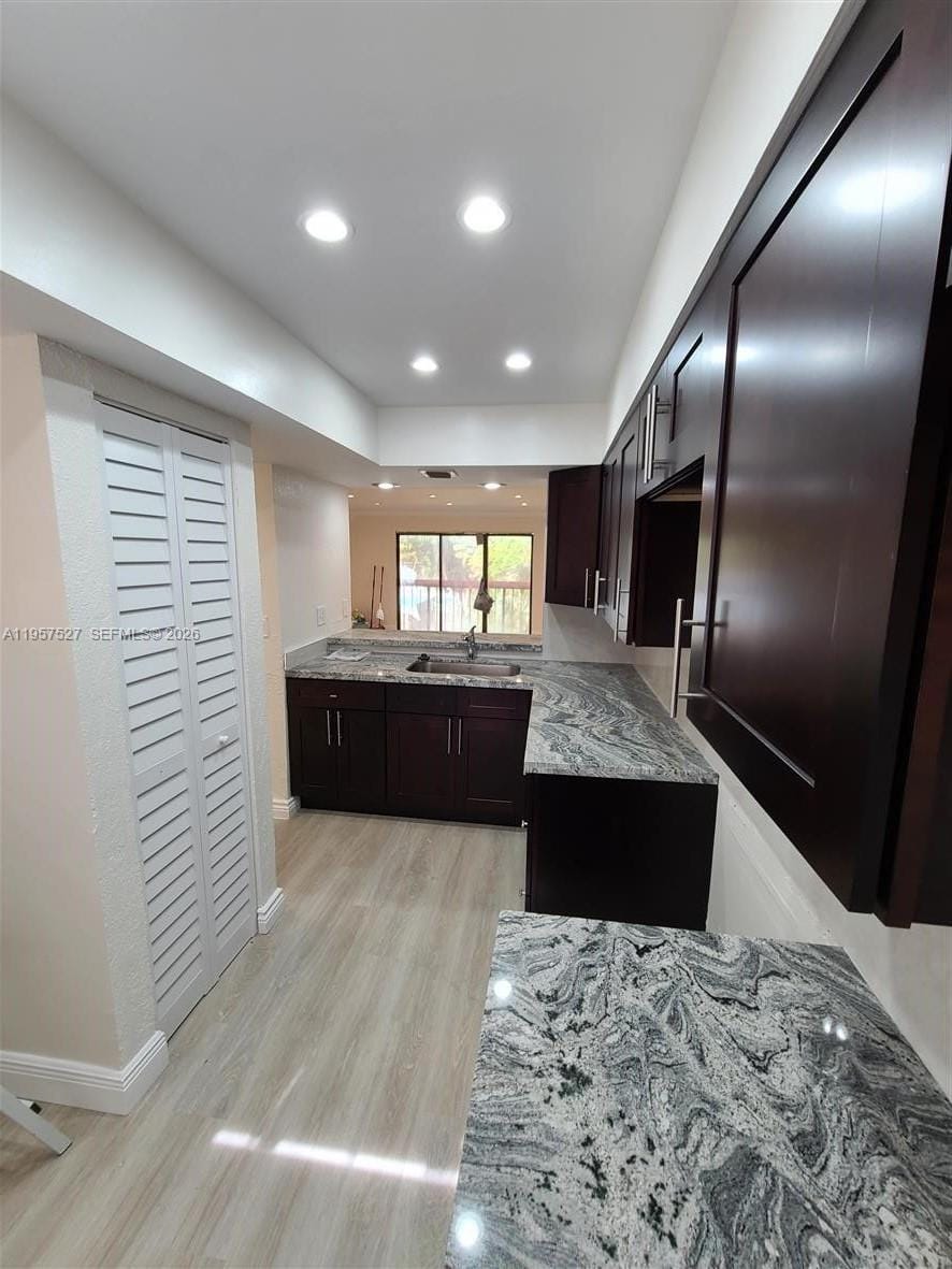 4020 Del Rio Way 720 — photo 2