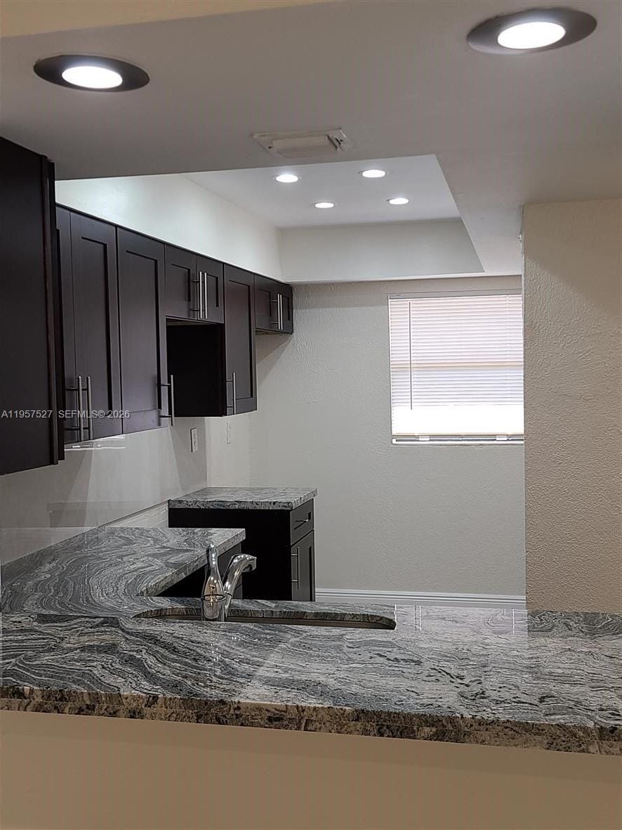 4020 Del Rio Way 720 — photo 9