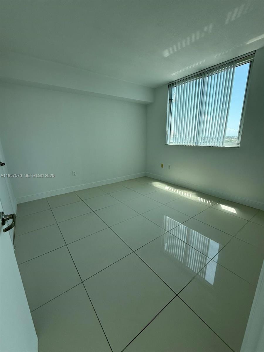 1871 S River Drive 1503 — photo 12