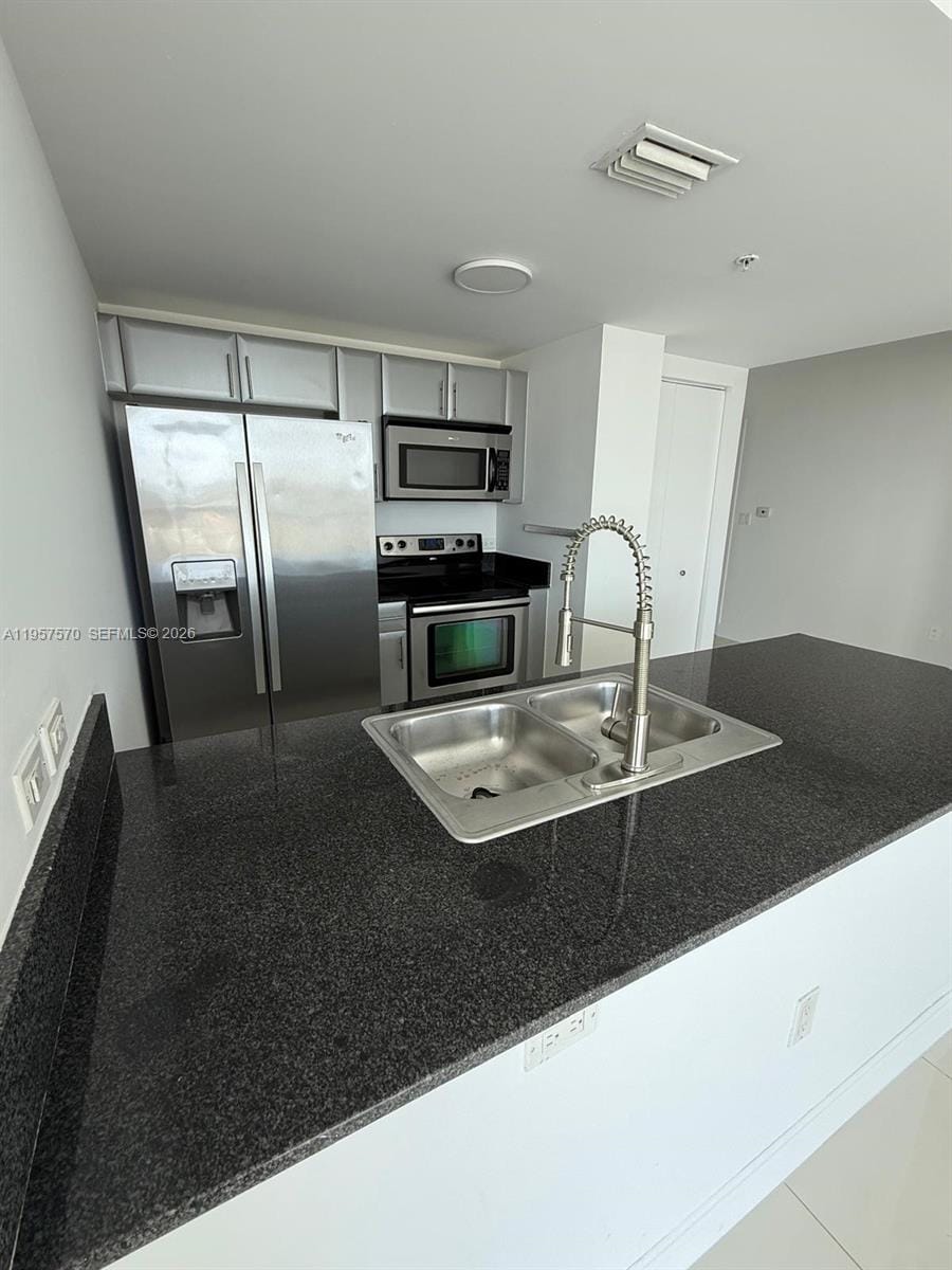 1871 S River Drive 1503 — photo 5