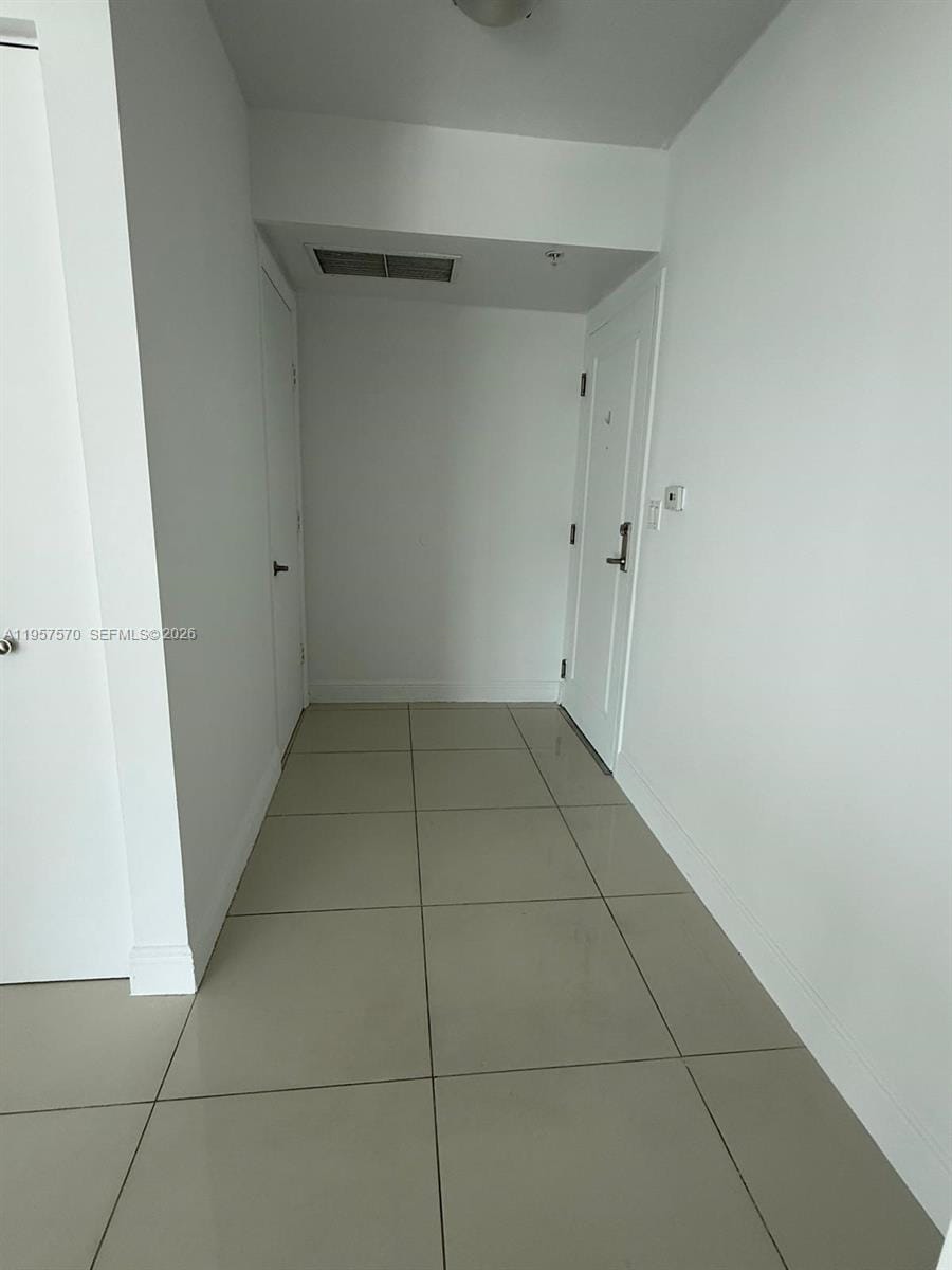 1871 S River Drive 1503 — photo 8