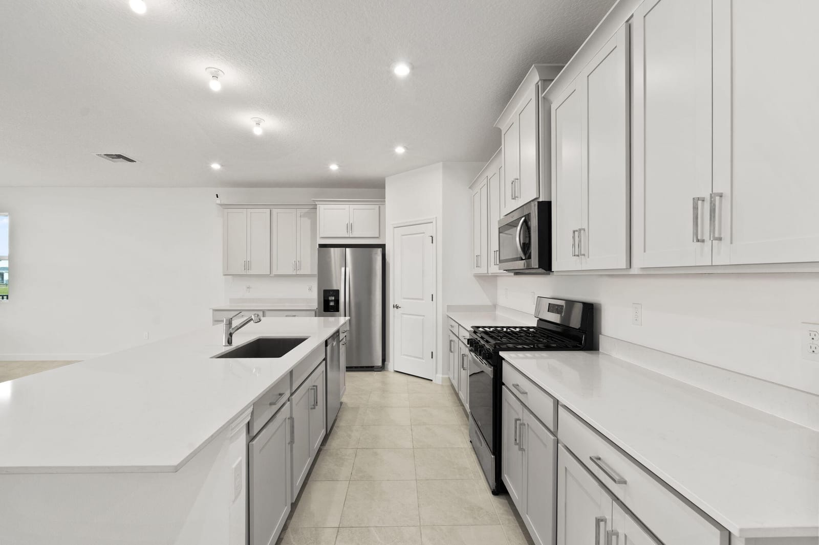 14499 SW Woodford Way — photo 8