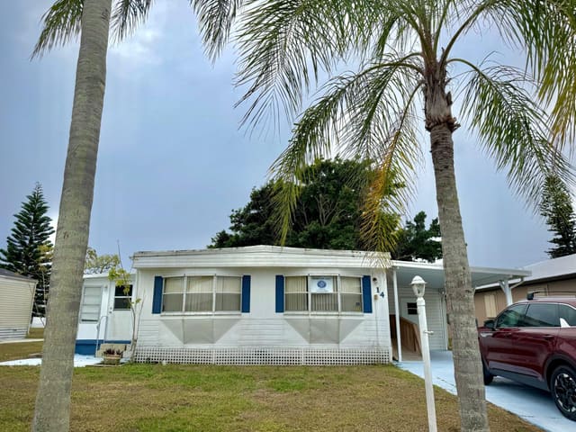 14 Golf Drive, Port St. Lucie, FL 34952