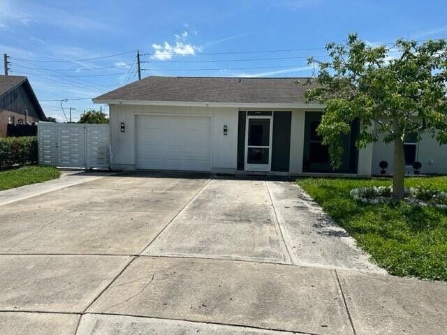 1077 Fernlea Drive — photo 3