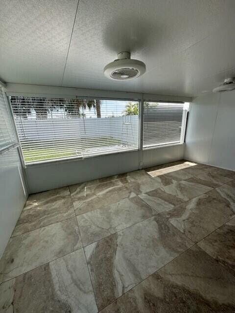 1077 Fernlea Drive — photo 4