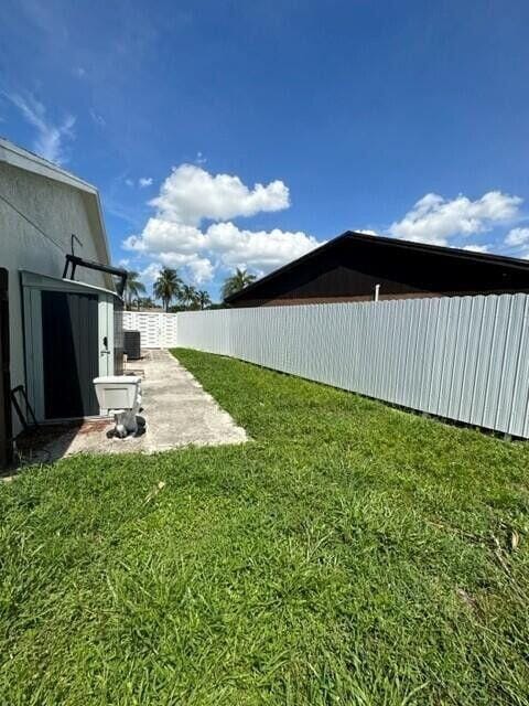 1077 Fernlea Drive — photo 5
