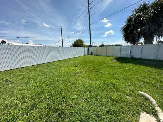 1077 Fernlea Drive — photo 6
