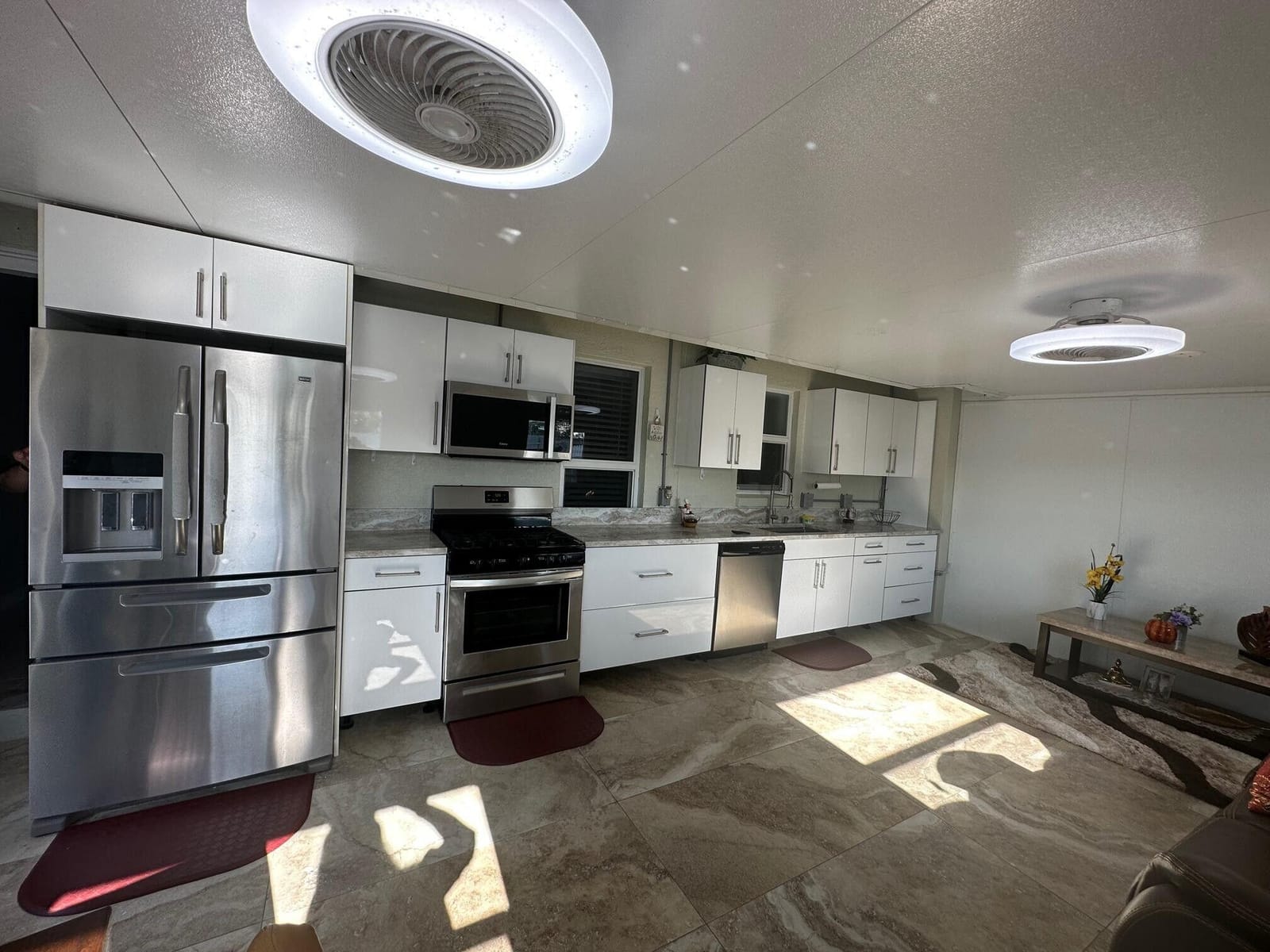 1077 Fernlea Drive — photo 10