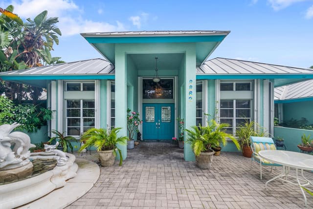 8862 Estate Drive, West Palm Beach, FL 33411