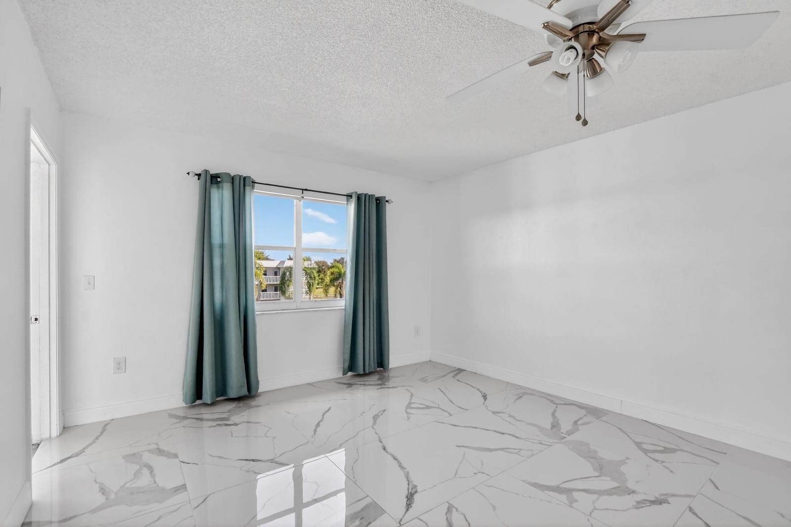 9872 Marina Boulevard 1433 — photo 7