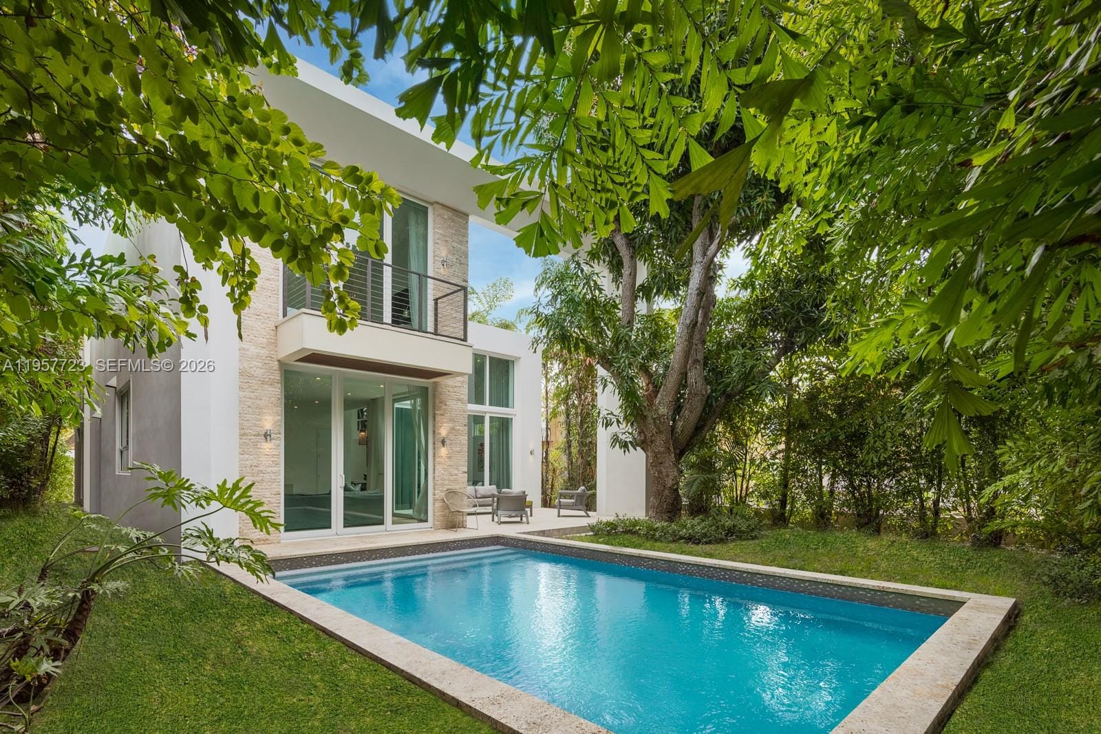 335 W 46th Street, Miami Beach, FL 33140 photo 25