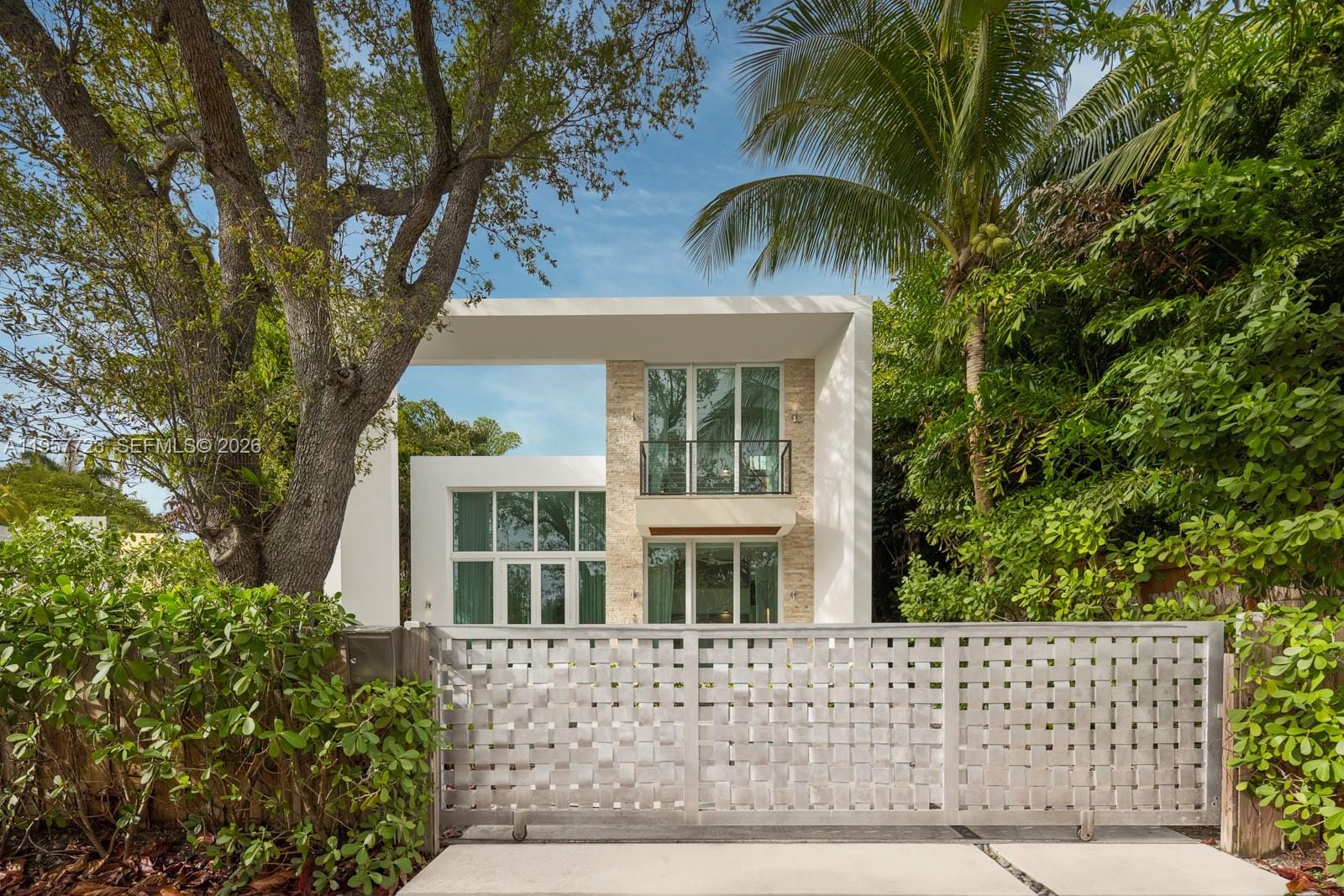 335 W 46th Street, Miami Beach, FL 33140 photo 26