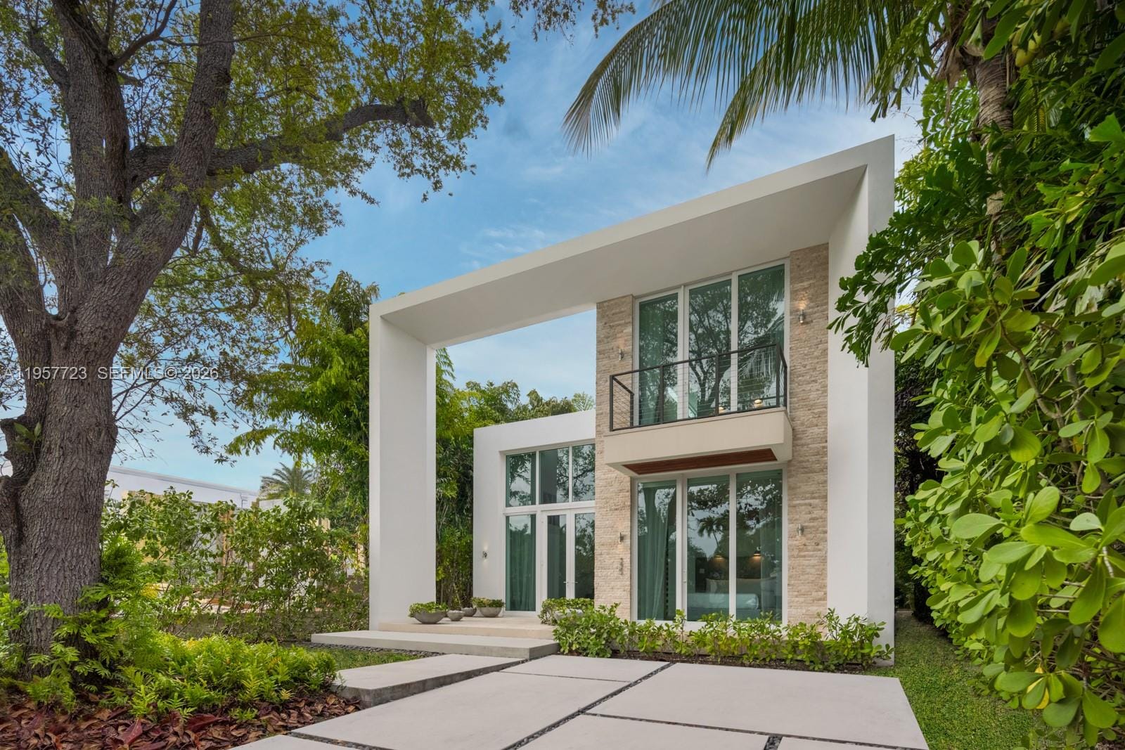 335 W 46th Street, Miami Beach, FL 33140 photo 27