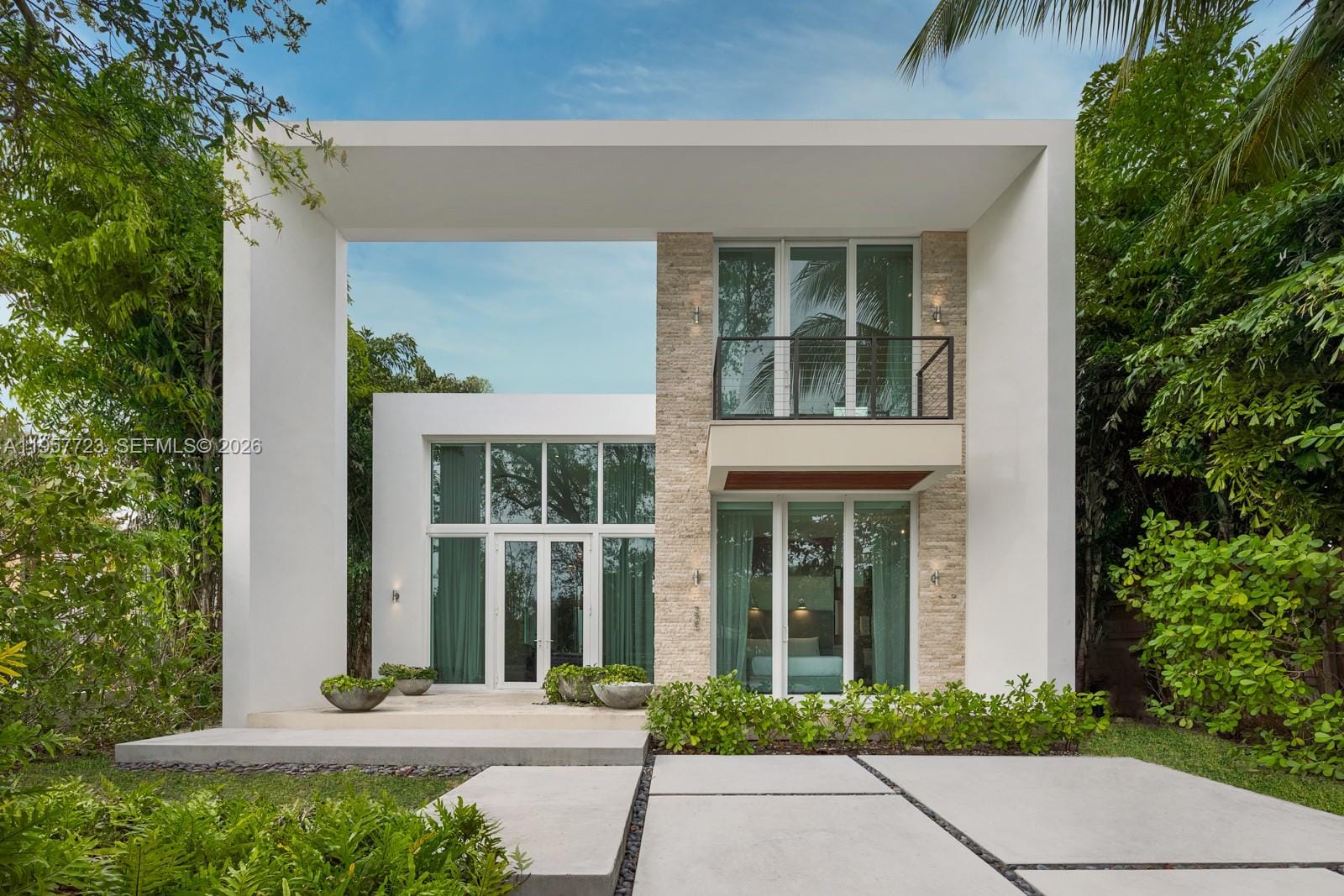 335 W 46th Street, Miami Beach, FL 33140