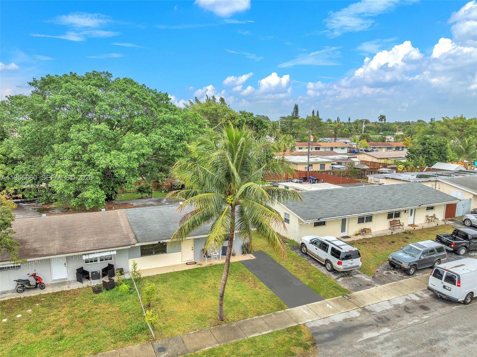 7021 SW 19th Place — photo 4