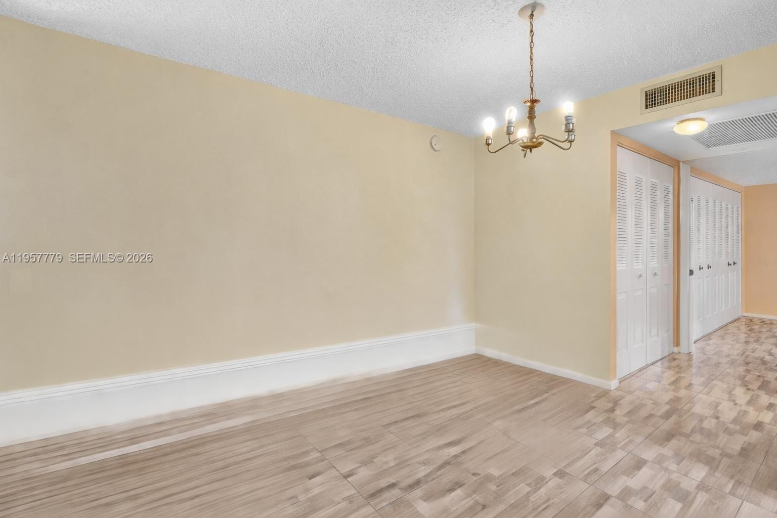 160 Markham H 160 160 — photo 11