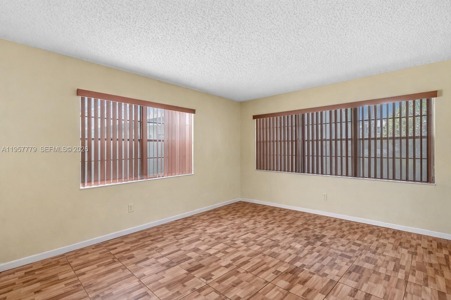 160 Markham H 160 160 — photo 10
