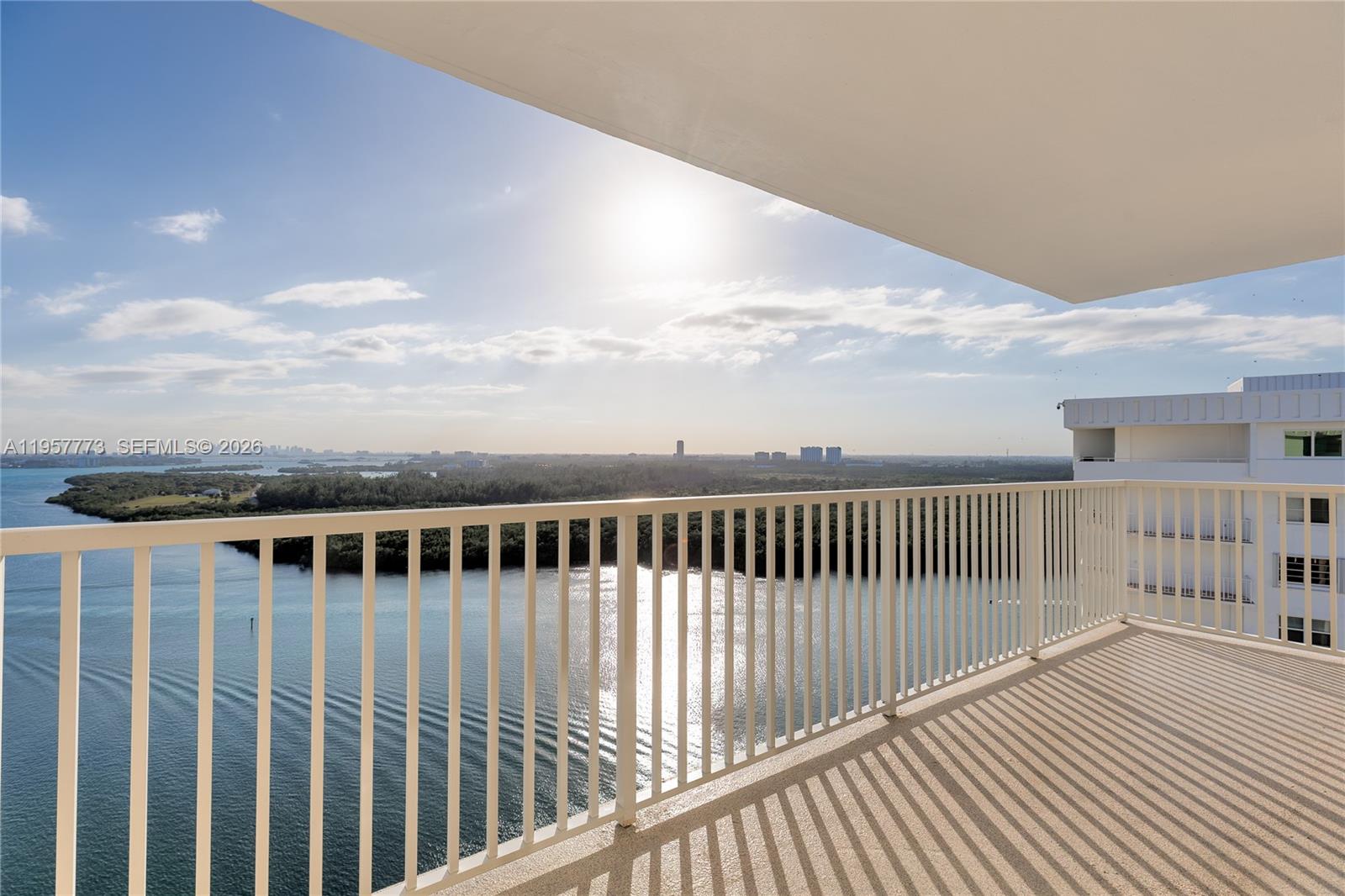 300 Bayview Drive PH06 — photo 2