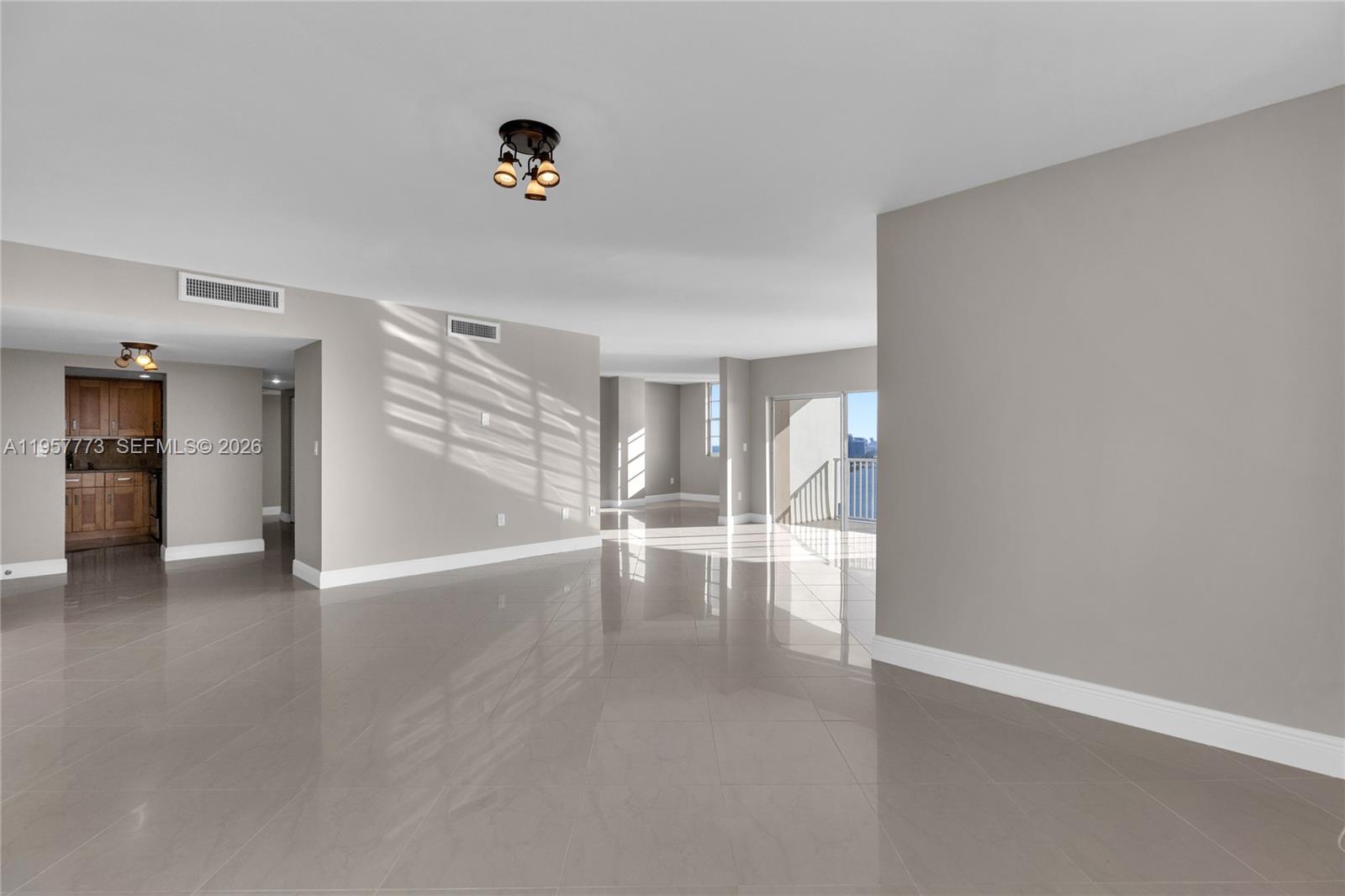 300 Bayview Drive PH06 — photo 12