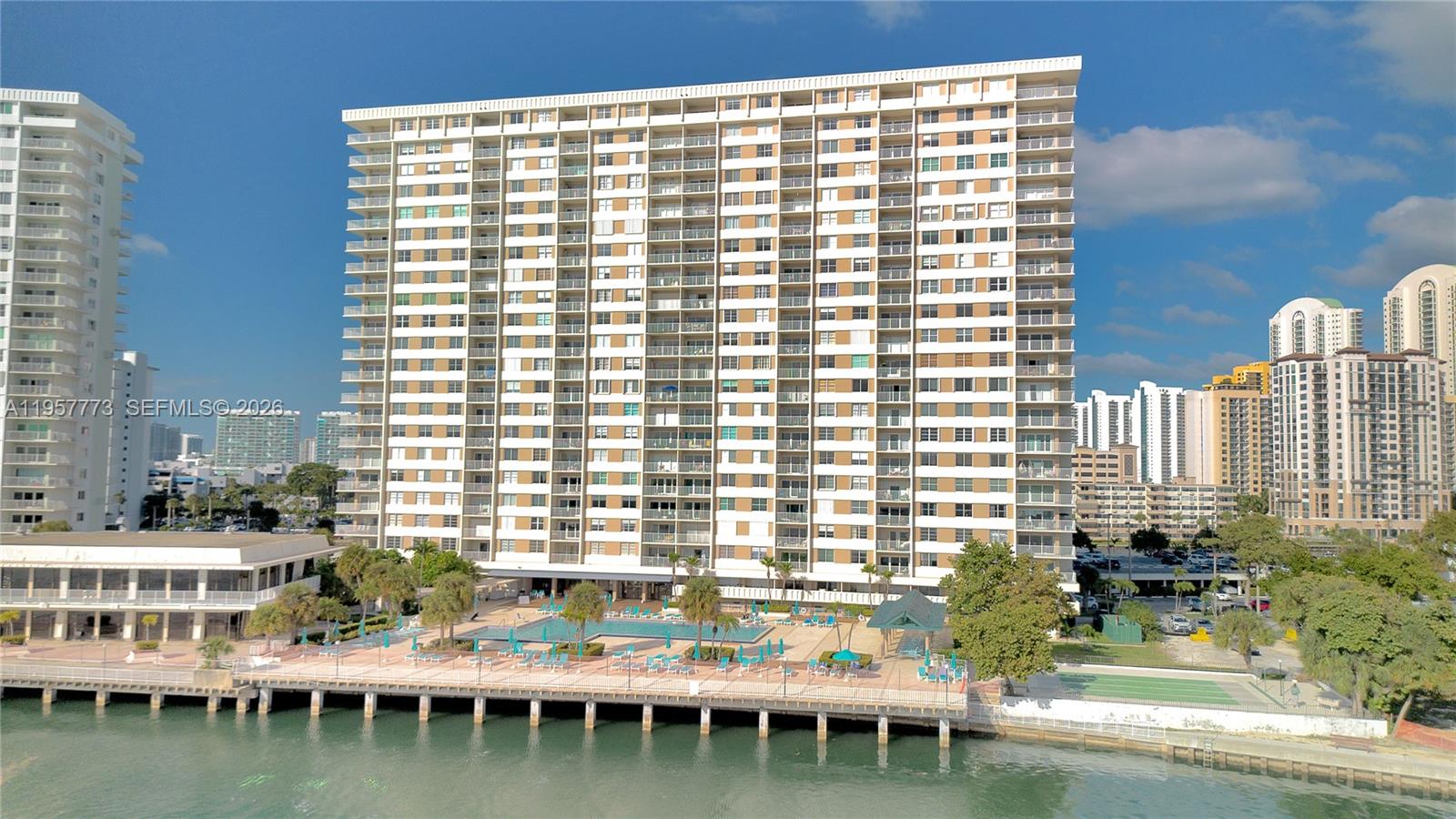 300 Bayview Drive PH06 — photo 4