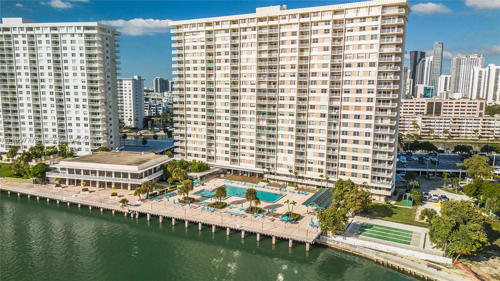 300 Bayview Drive PH06 — photo 5