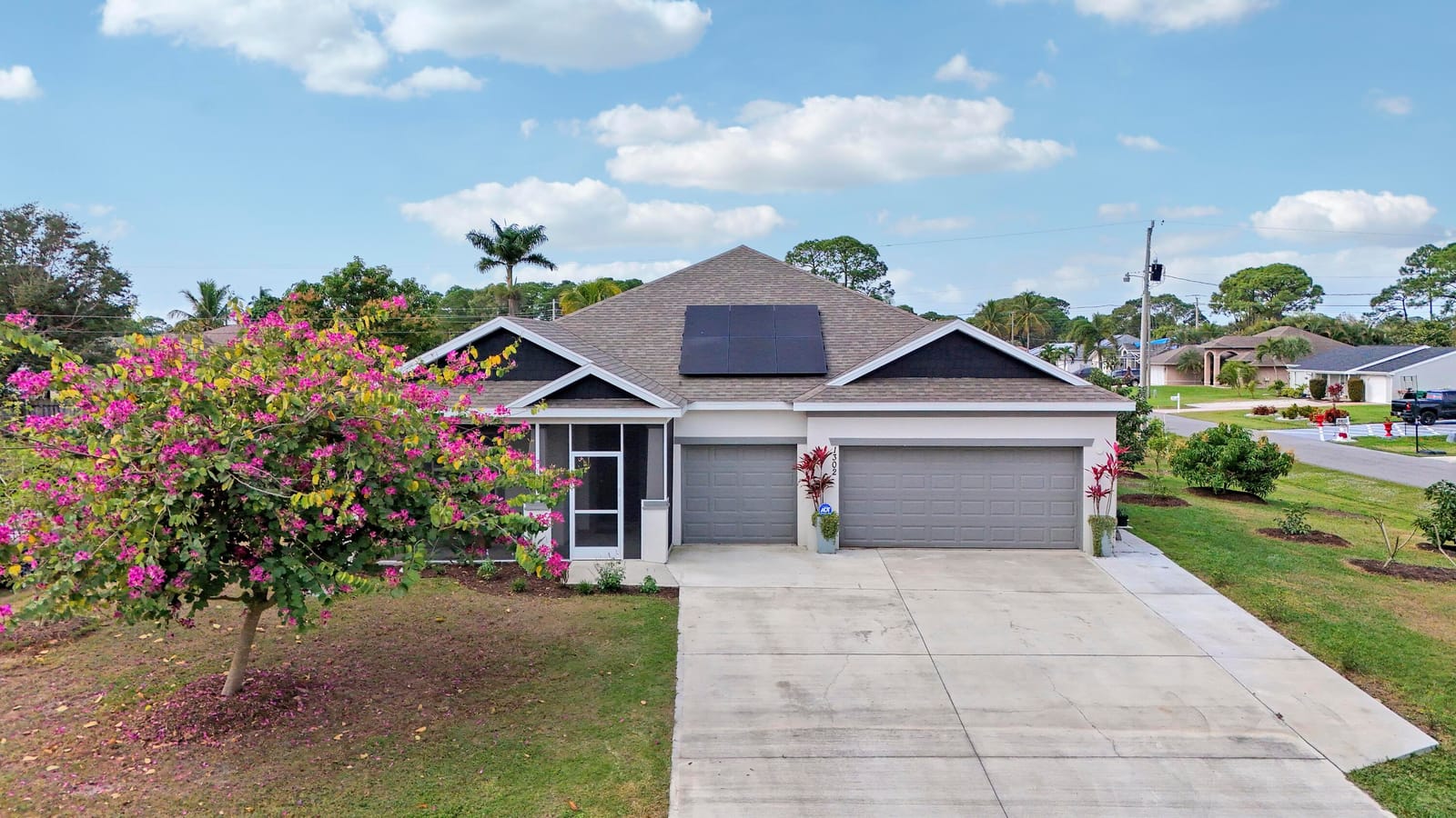 1302 SE Naples Lane — photo 2