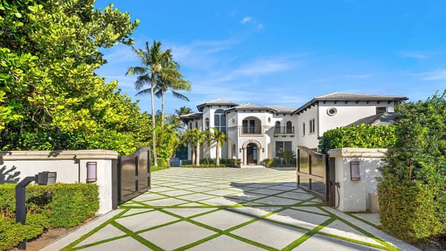 733 N Ocean Boulevard, sold in Palm Beach Shore Acres, Ocean Ridge, FL