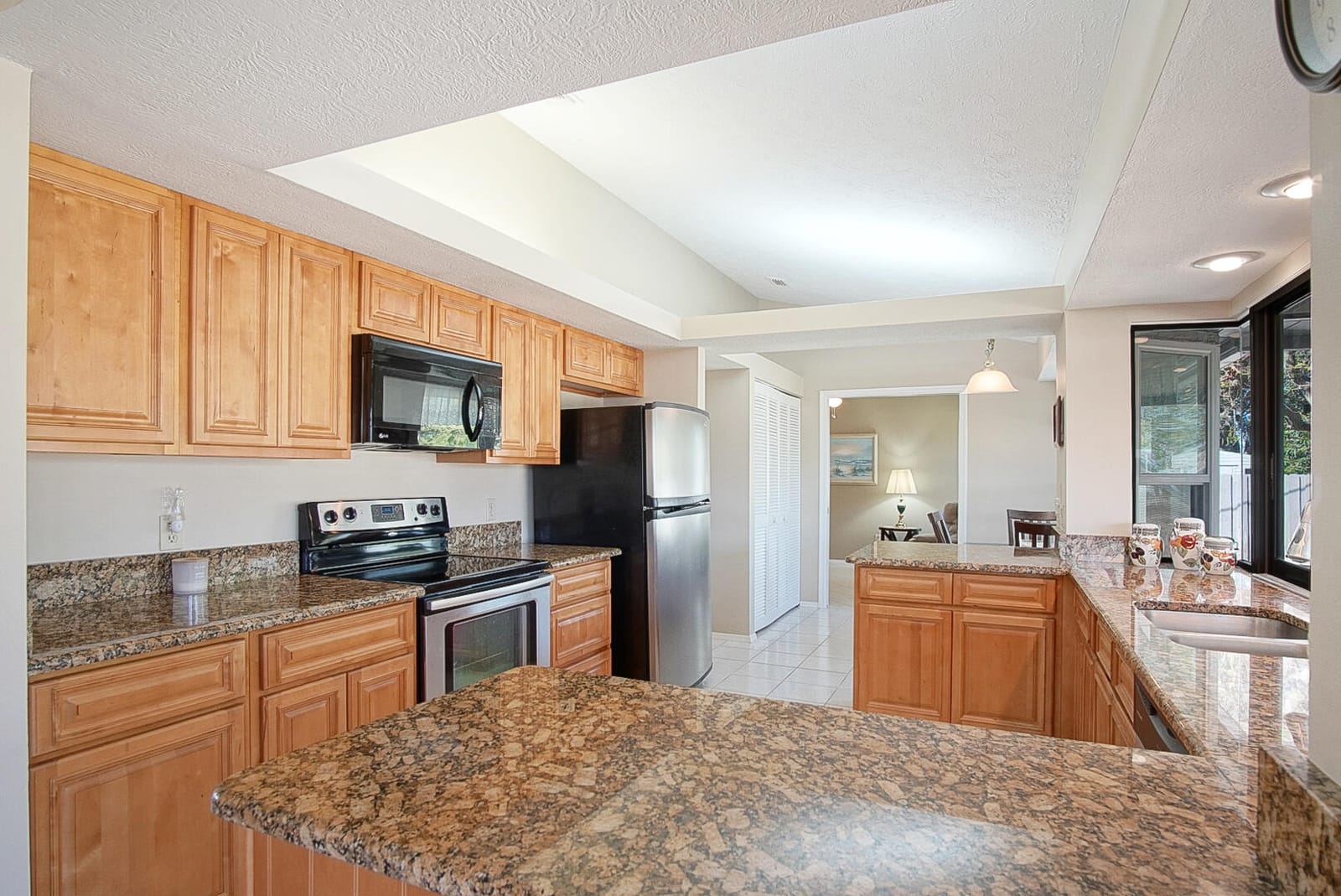 121 SE Lakehurst Drive — photo 8