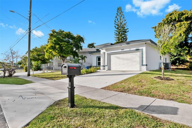 2407 NW 8 Street, sold in Franklin Park, Fort Lauderdale, FL