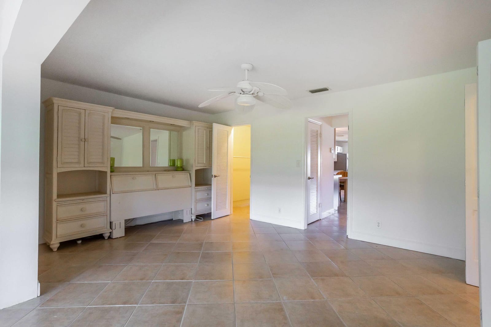 250 High Point Court B, Boynton Beach, FL 33435 photo 14