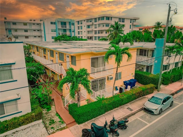7720 Harding Avenue 8, Miami Beach, FL 33141