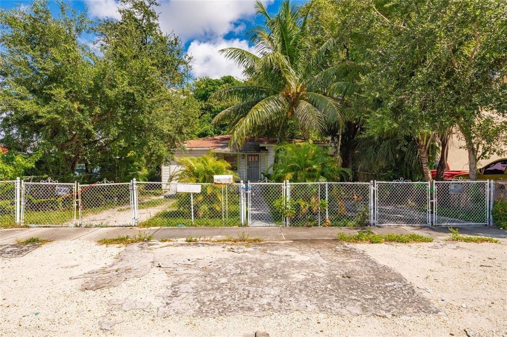 2621 NW 32nd Street — photo 5