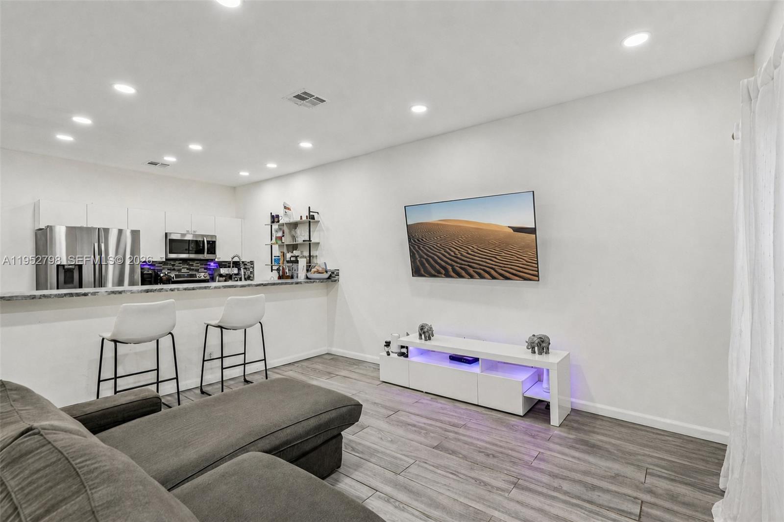 2307 Washington Street 5 — photo 4