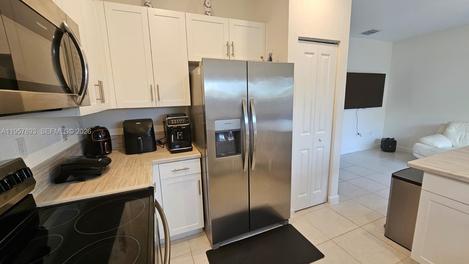 1146 SE 26th Terrace 0 — photo 4