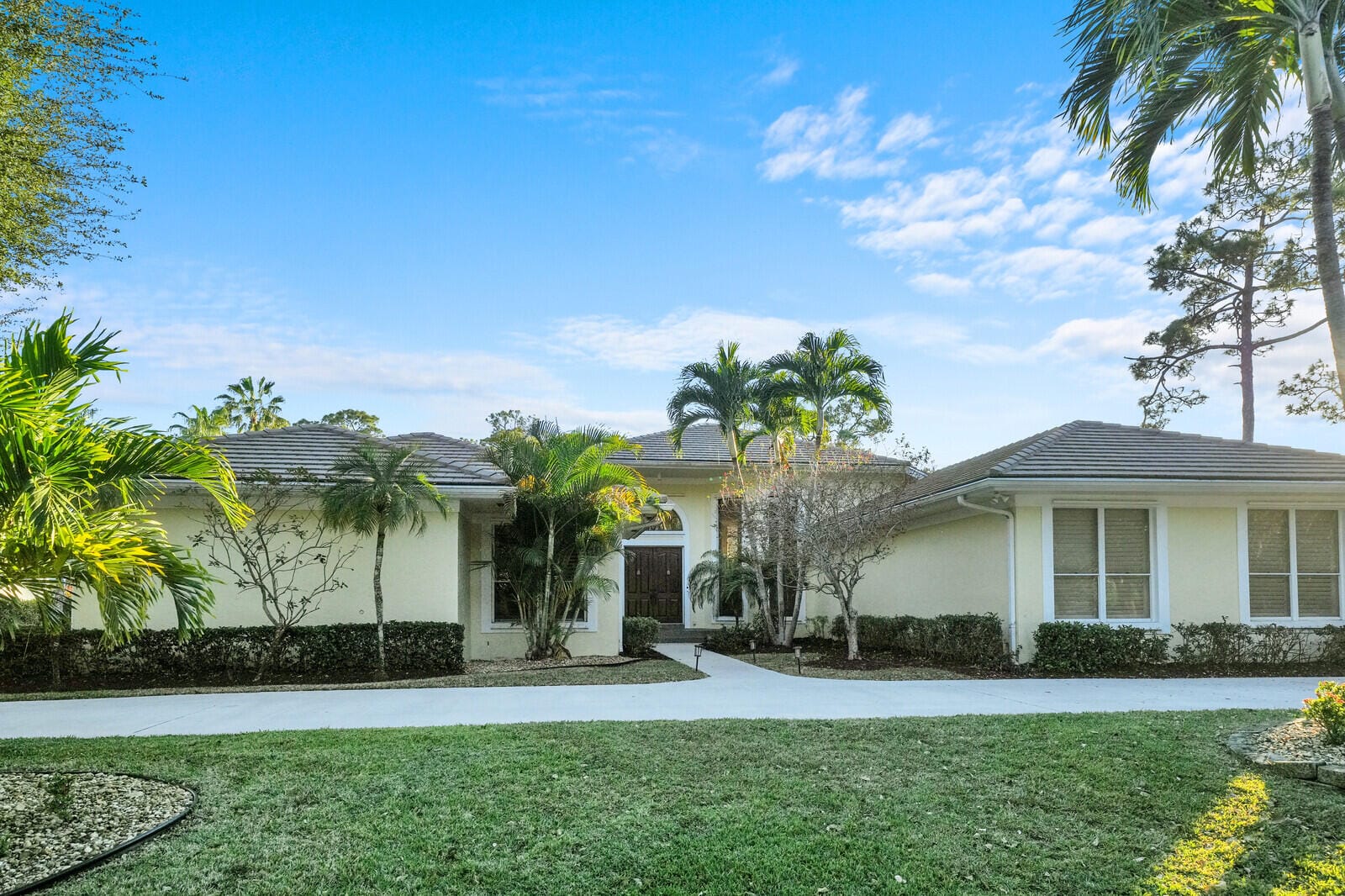 208 Turnberry Court S, Atlantis, FL 33462