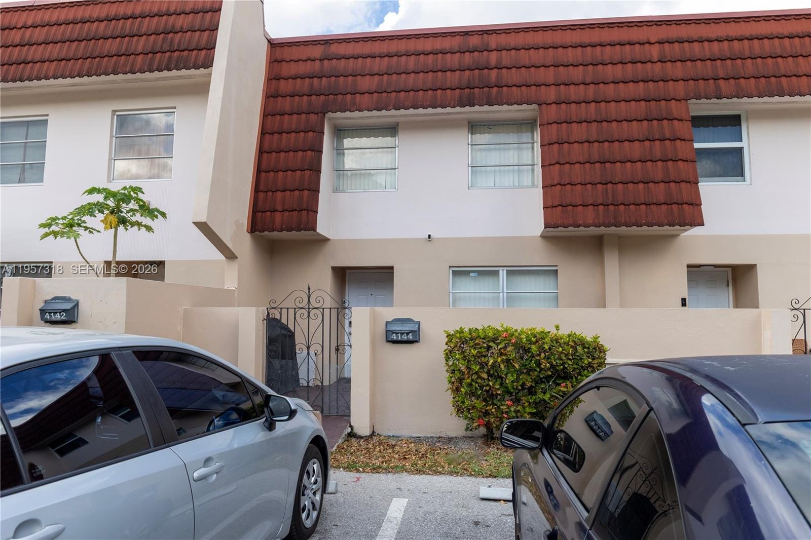 4144 Inverrary Drive 15G — photo 2