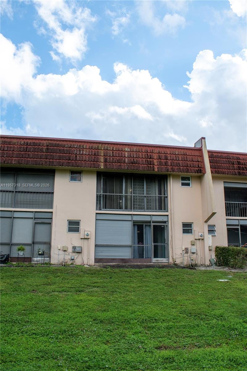 4144 Inverrary Drive 15G — photo 4