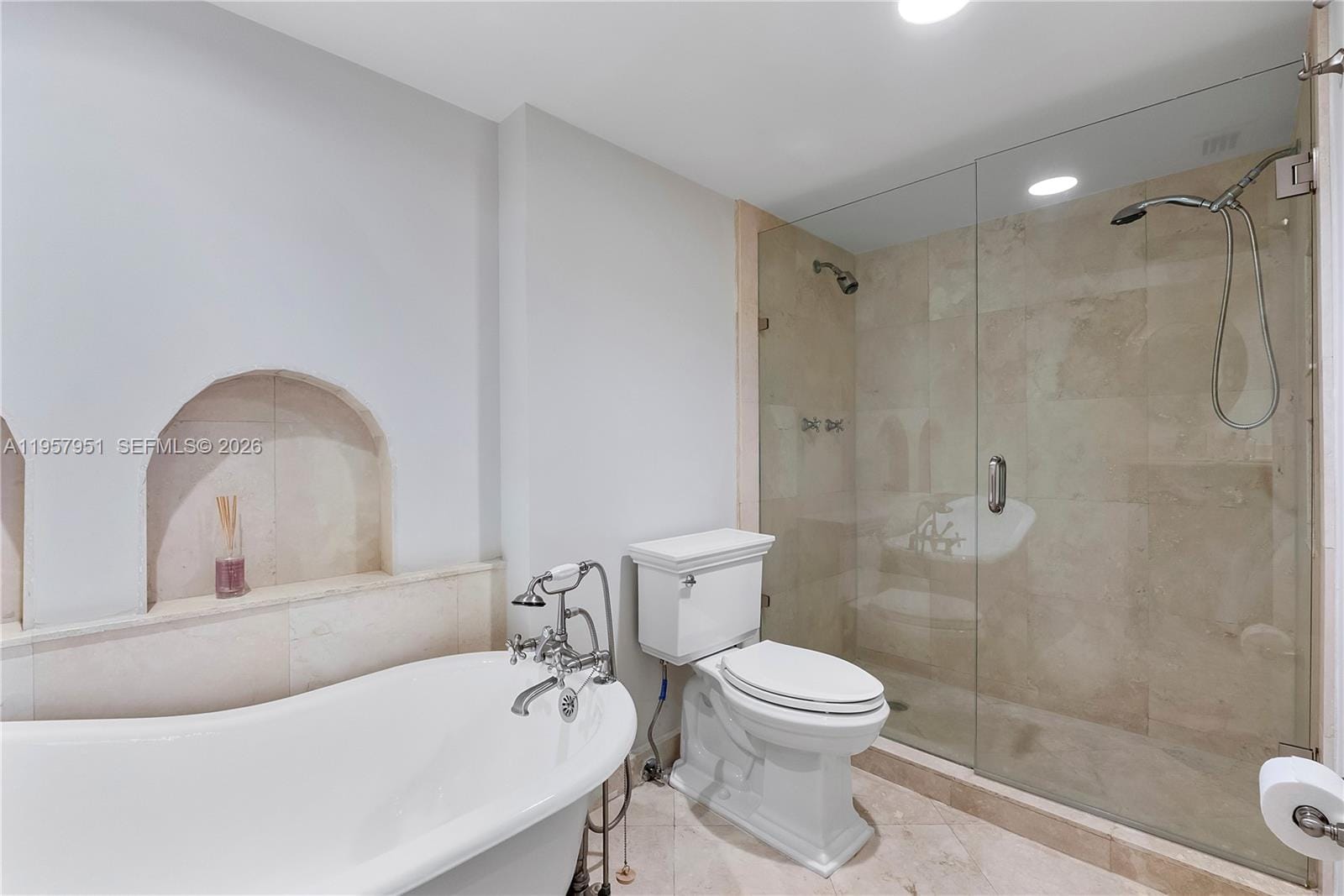 3500 Mystic Pointe Drive 1407 — photo 12
