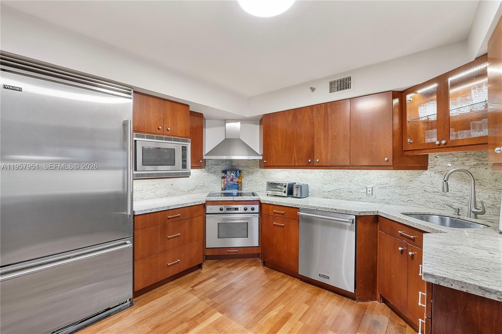 3500 Mystic Pointe Drive 1407, Aventura, FL 33180 photo 18