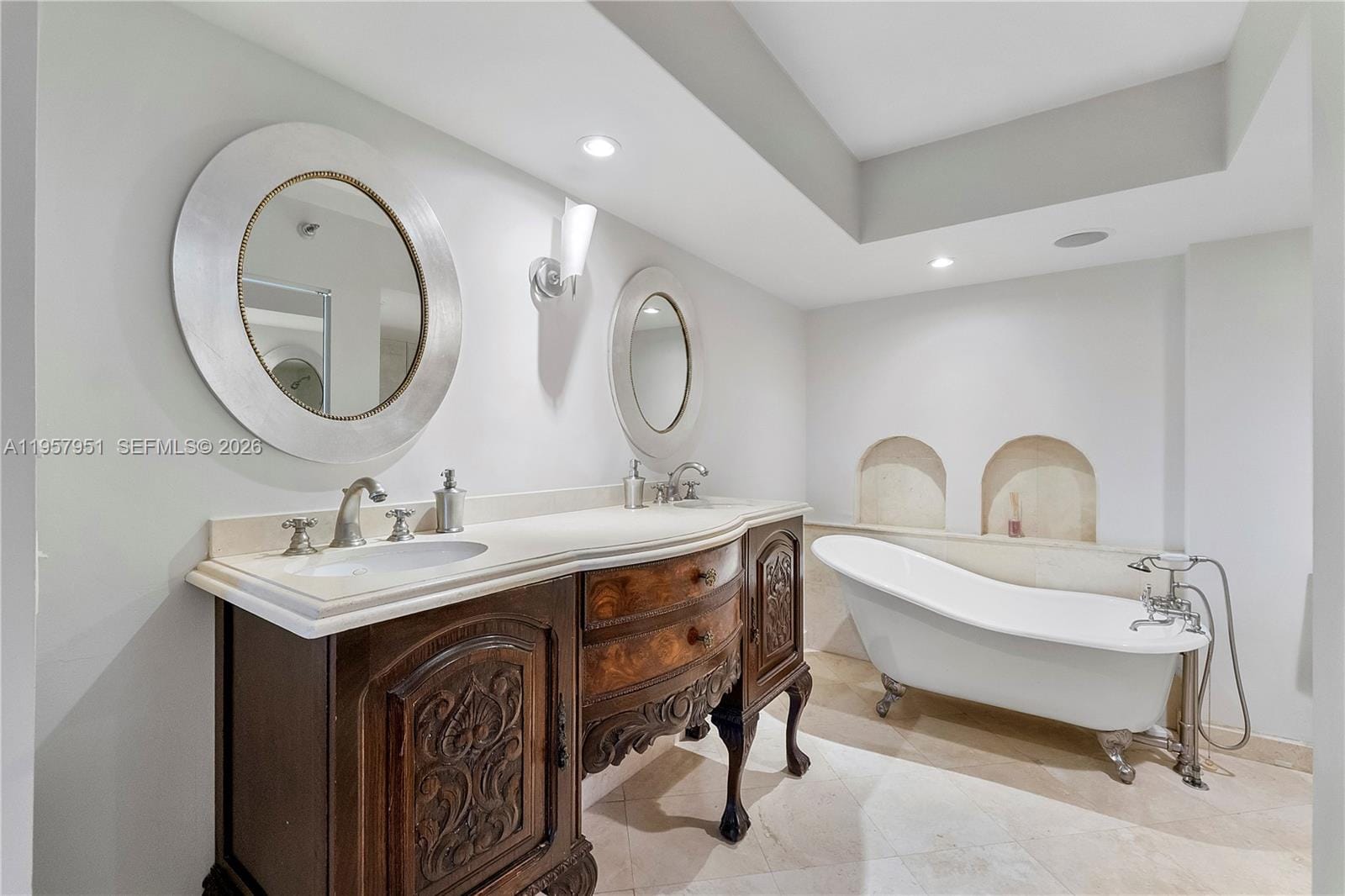 3500 Mystic Pointe Drive 1407 — photo 9