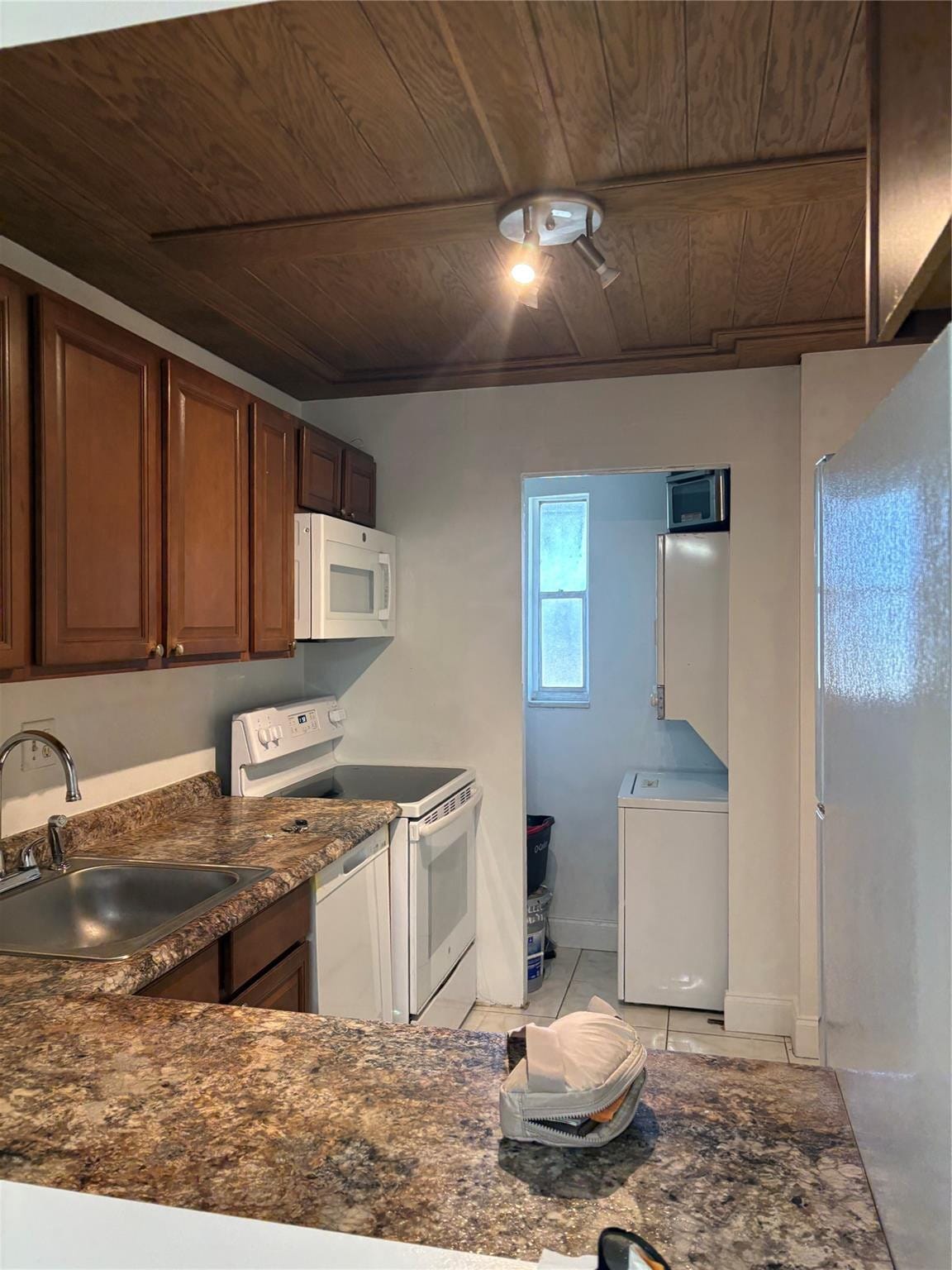 8000 Colony Circle 201 — photo 3